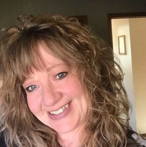 Meet your Posher, Deena